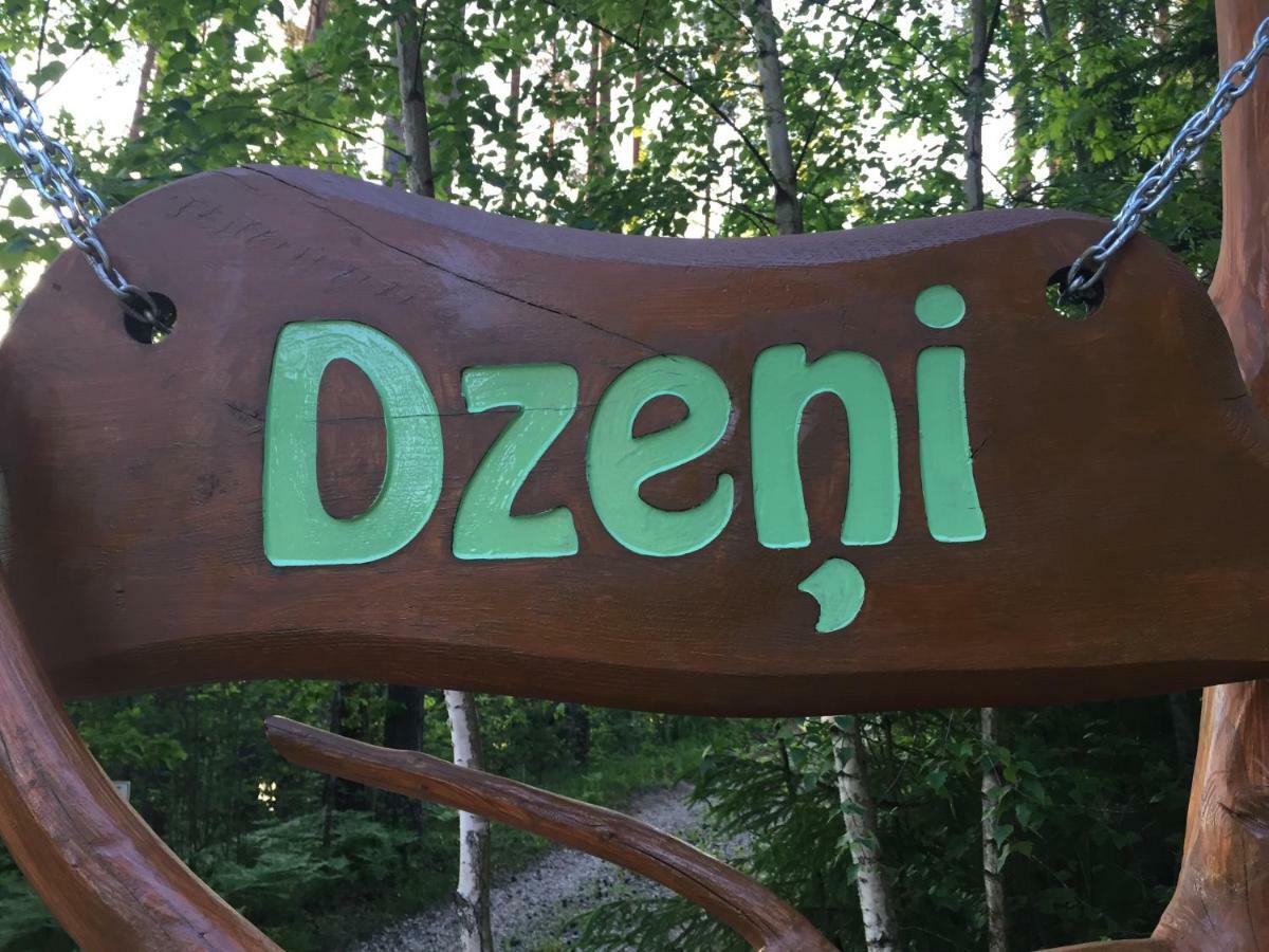 Dzeni Guest House Amatciems Bagian luar foto